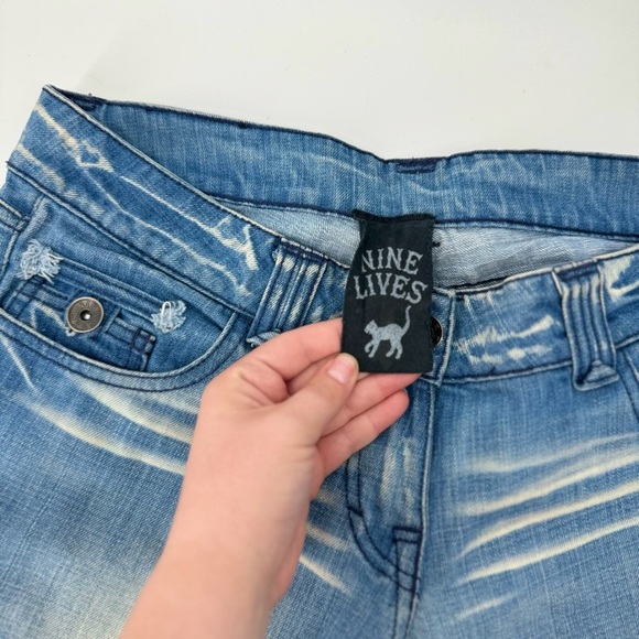 Nine Lives Y2K Straight Leg Distressed Back Pocket Detailed Jeans - Picture 2 of 4